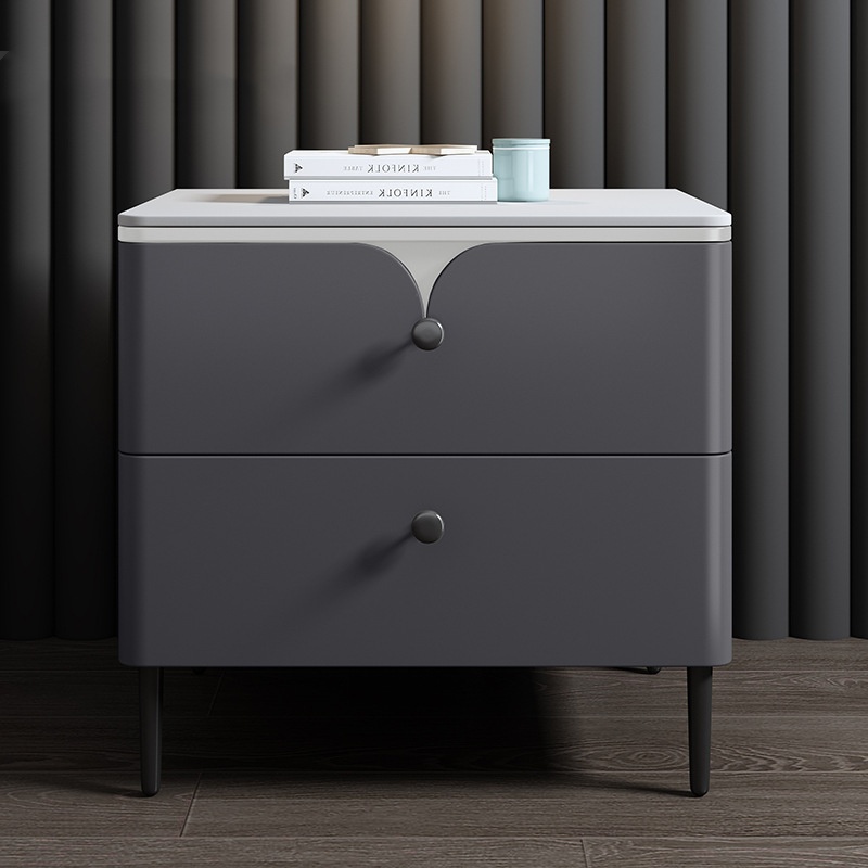 Solid Wood Nightstand 2 Drawers - โต๊ะข้างเตียงไม้เนื้อแข็งทันสมัยพร้อมท็อปหินเผาเคลือบหนัง พร้อมลิ้นชัก 2 ช่องสำหรับเก็บของในห้องนอน